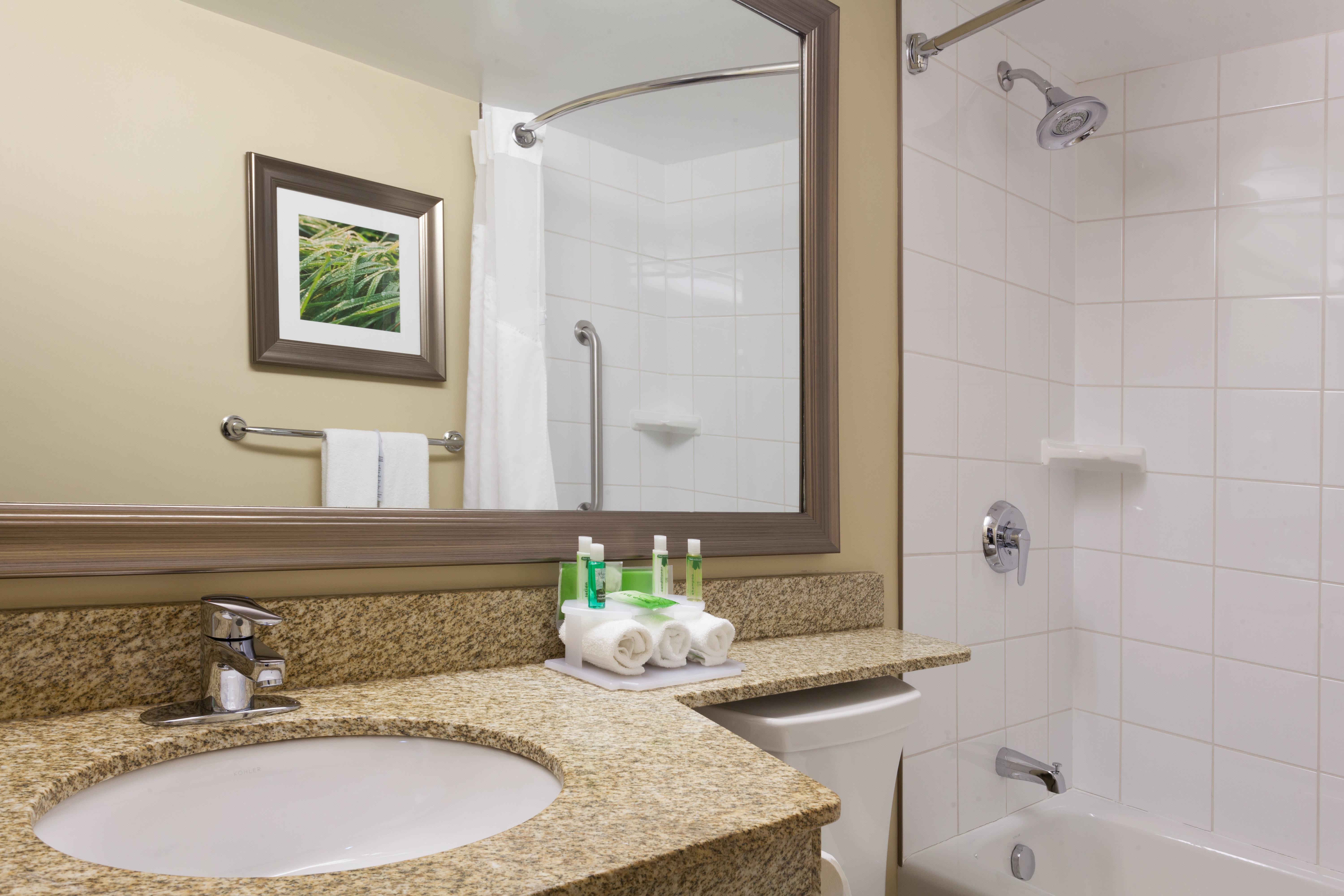 Holiday Inn Express Hotel & Suites Uptown Fredericton By Ihg Zewnętrze zdjęcie