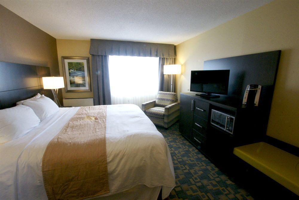 Holiday Inn Express Hotel & Suites Uptown Fredericton By Ihg Zewnętrze zdjęcie